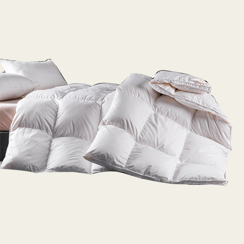 Přikrývka z husího peří z bílého světla